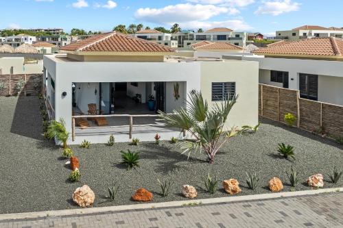 Villa Mambolicious