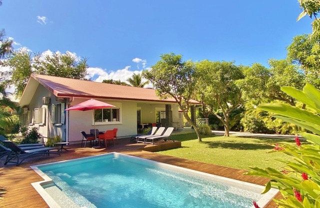 *VILLA MANGUIERS* - 150 m from the lagoon and beach