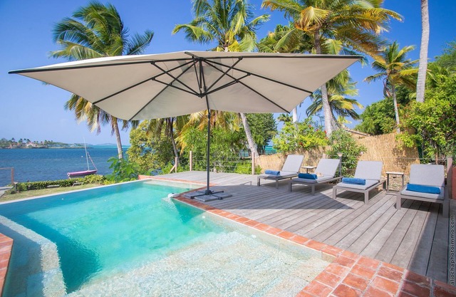 Villa Manzelle 5 Bedrooms at the water's'edge