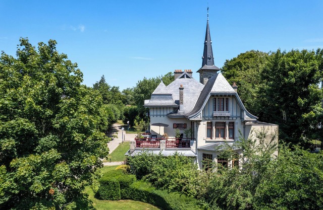 Villa Marie in the Vittel spa park - 5 rooms with private garden