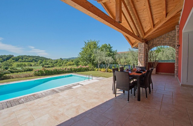 Villa Marina con piscina by Wonderful Italy