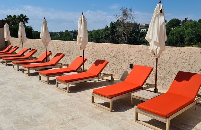 Villa Martinus - 5 ensuite rooms - Breakfast included - Swimming pool - Bar
