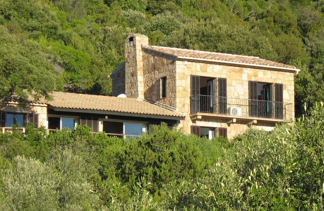 Villa ' MARY- ALICE ' 600 m from the PALOMBAGGIA Beach with PANORAMIC VIEW