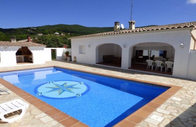 VILLA MARYLIN BETWEEN A CALONGE PLAYA DE ARO AND PALAMOS OF 1 TO 6 PEOPLE.