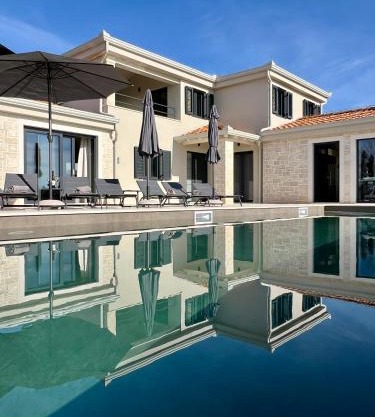 Villa Maslinik
