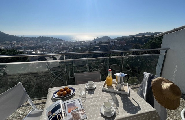 Villa 'Mediterraneo' with Sea View, Pool & Wi-Fi