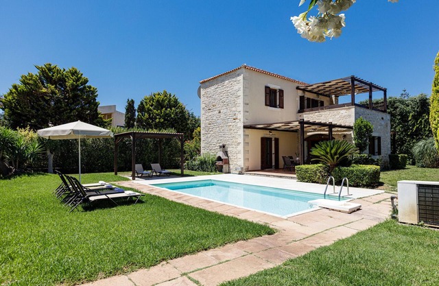 Villa Mera,pool,near the beach & all amenities