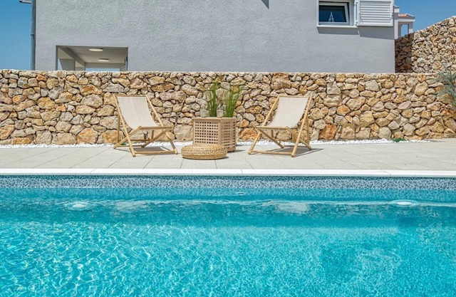 Villa Midina with Pool