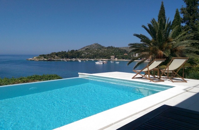 Villa Mirjana - One Bedroom Apartment with Terrace and Side Sea View (Taverna)