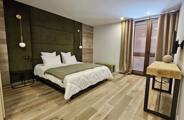 VILLA MODERNE EN CORSE - Sea and mountain views, swimming pool, pool house