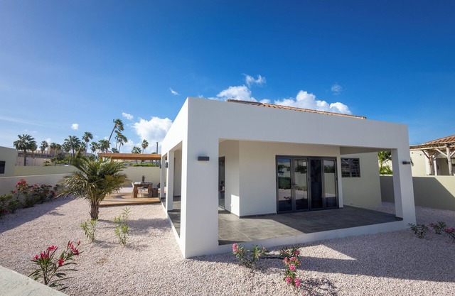 Villa Monrel Mambo Beach