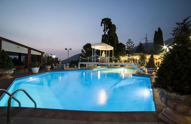 VIlla Montecaruso with pool and tennis