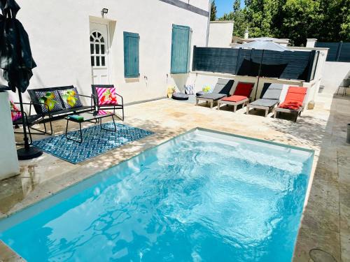 Villa Montplaisir, maison avec piscine privée à 800m du centre historique
