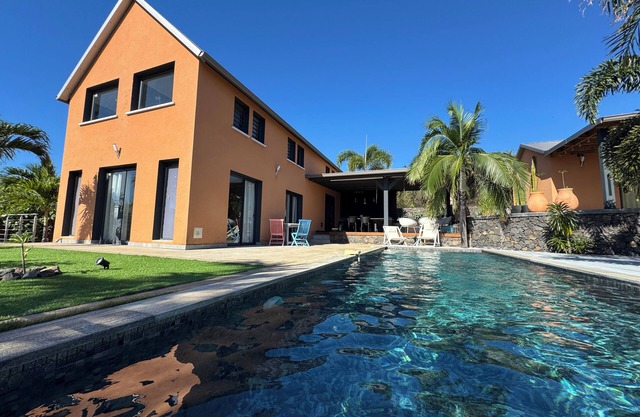 Villa Naiya - Sea view & tropical garden in Saint Gilles Les Bains