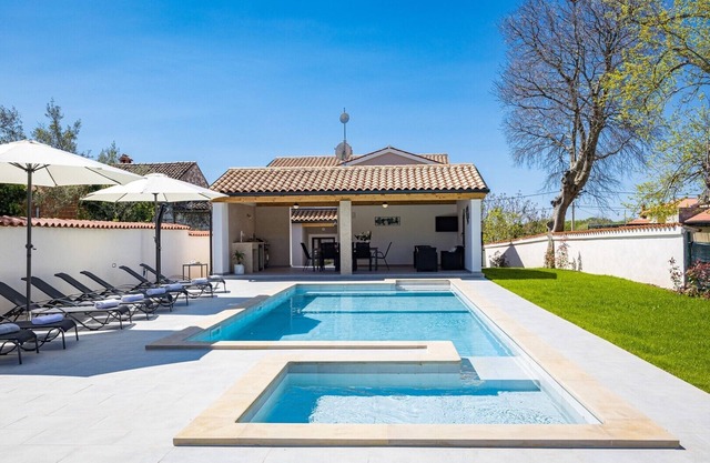 Villa Nola in Mali Vareski