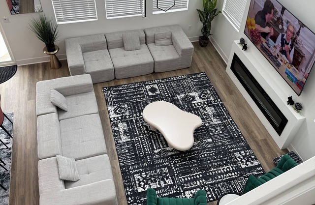 Villa Novello Modern 4BR w/Pool, Spa, Pickleball & Game Loft