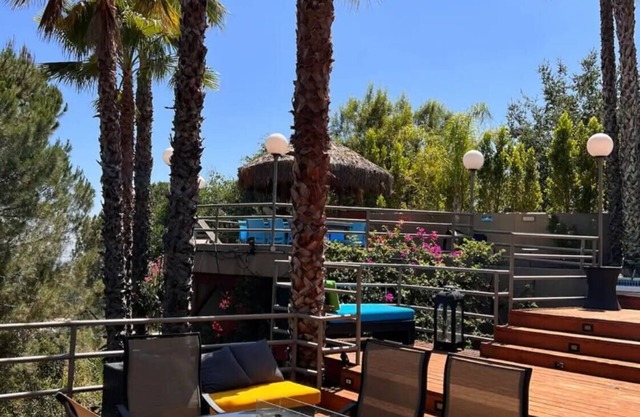 Villa of 100 Games (4B/3B) with Heated Pool & Spa