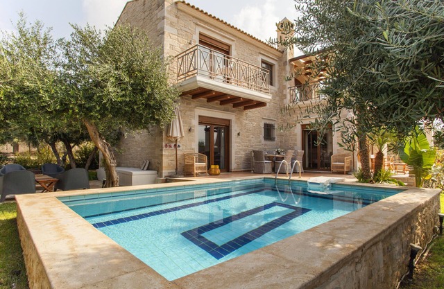 Villa Okalia, Luxury stone villa with private pool and delicate decoration.