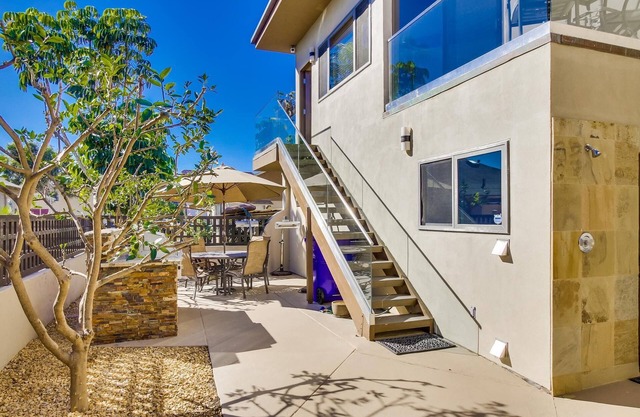 Villa on the Bay | 1BR Bayfront in Mission Beach