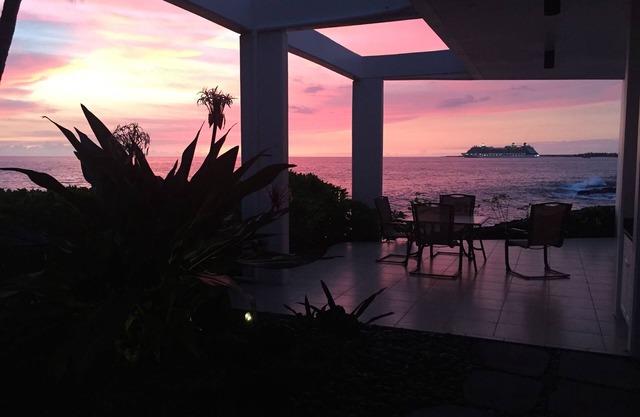 Villa On The Ocean - One Of Largest Condos On Alii Drive. Directly Oceanfront.