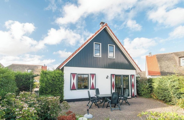 Villa on Water with Buitenplaats Views