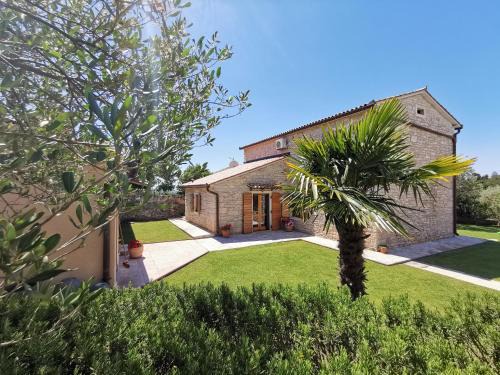 Villa ORADA in Krnica mit Pool für 6 Personen