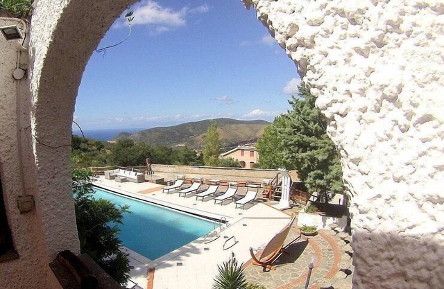Villa Origano: A characteristic and welcoming villa located on a hillside, facing the sea.