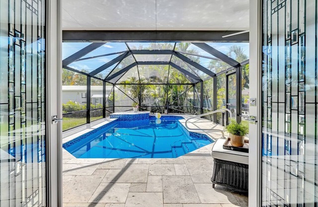 Villa Palm 4 BD 2 BA Heated Private Pool Office BBQ