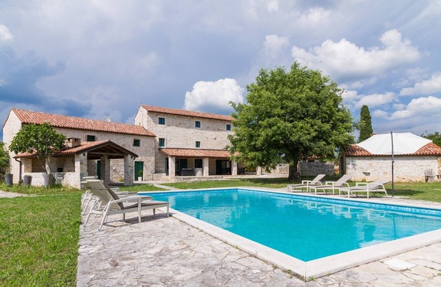 Villa Paula with XXL swimming pool and Sauna