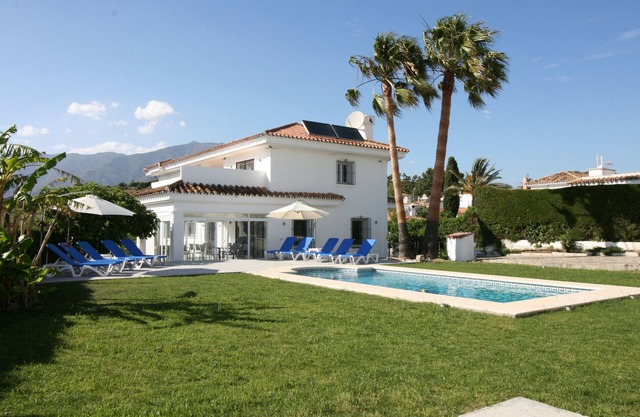 Villa Paz - Affordable Luxury With Private Pool And Gardens
