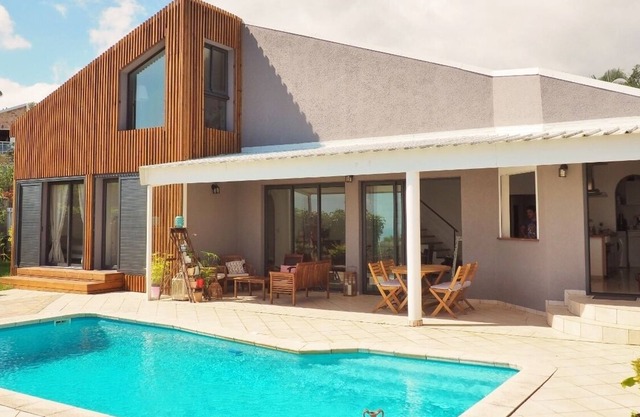 * VILLA PHOENIX * - swimming pool and sea view at La Montagne