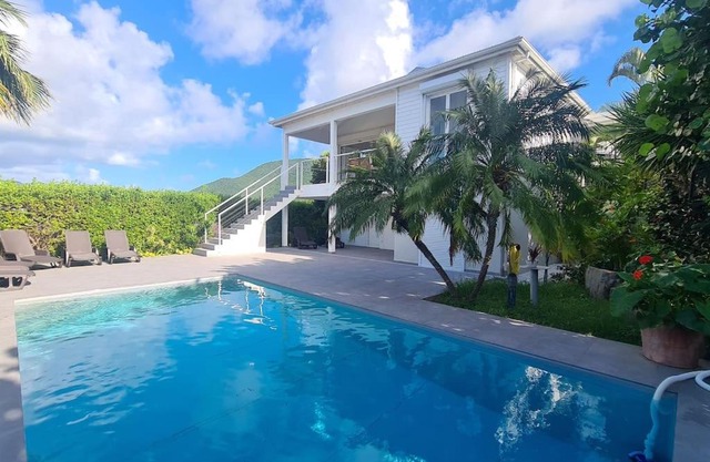 Villa Picaflor, Friar's Bay