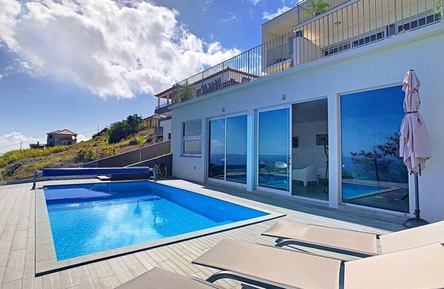 Villa Piece of Heaven by LovelyStay