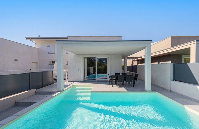 Villa Prestige 23 with pool
