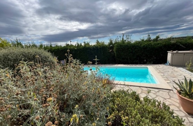 Villa Provence - view * swimming pool * air conditioning * Wifi