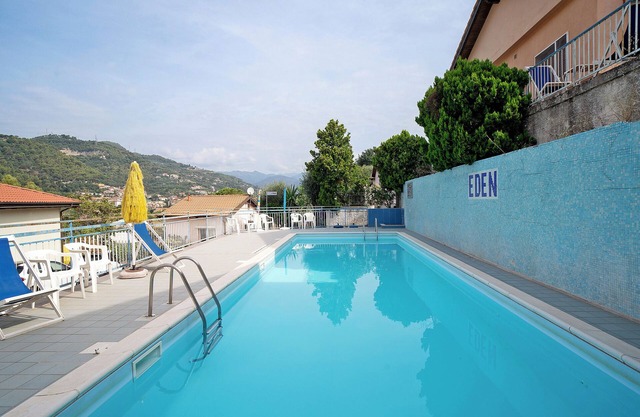 Villa 'Redfield - Villetta Nell'eden' with Mountain View, Shared Pool and Private Terrace