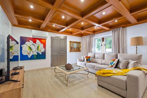 Villa Rosa Estoril Retreat by Portugal Portfolio