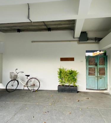 Villa S