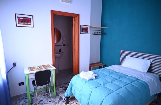 Villa San Giuseppe blue room bed 1+1/2
