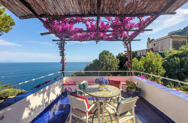 VILLA SANTA CROCE. SEA-VIEW AND LEISURE FOR YOUR AMALFI COAST VACATION