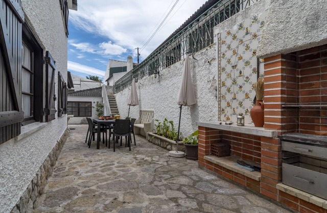 Villa Santiago, Sesimbra charming Villa Escape