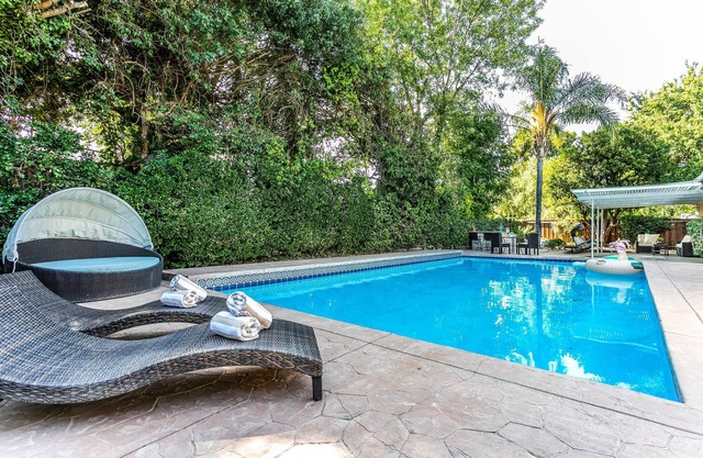 Villa Sausalito - Newly Designed 4BR House w/POOL by Topanga