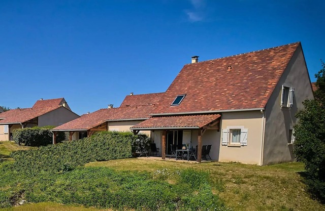 Villa, semi-detached, 2 bathrooms, sleeps 8