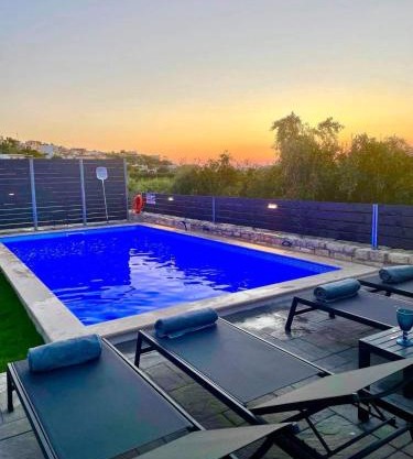 Villa Sheila with private pool