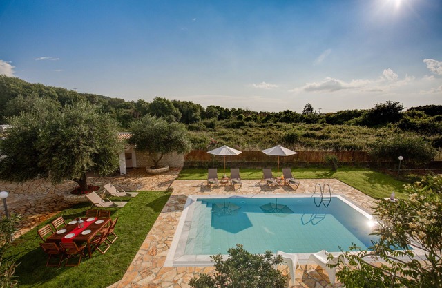 Villa "SKALES": renovated family villa near Almyros beach with a private pool!