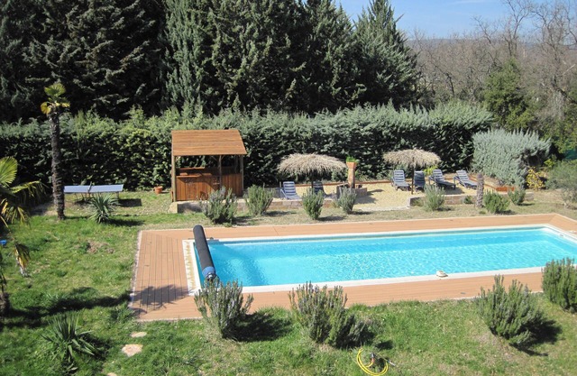 Villa sleeps 12 Piscine CHAUFFEE Clim SAUNA "La Rouvraie" Roussillon 84220