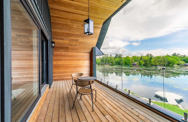 Villa Somnia - Luxury on the water