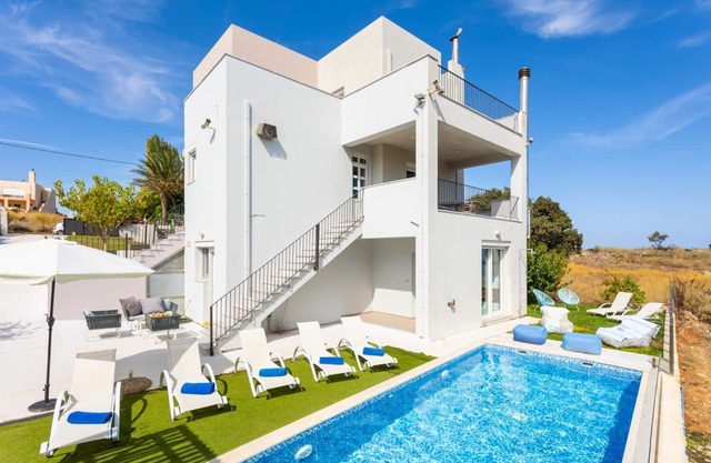 Villa Sonata - Five Bedroom Villa, Sleeps 10