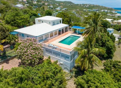 Villa Spinoza- Lux Pool, Garden, Retreat & Beach