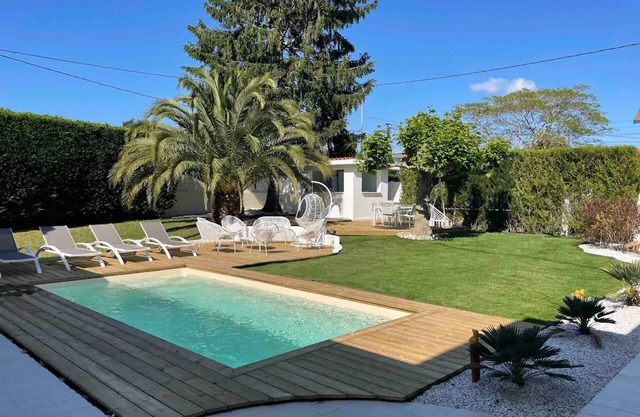 Villa 'Standing Biarritz' with Private Pool, Private Terrace and Wi-Fi